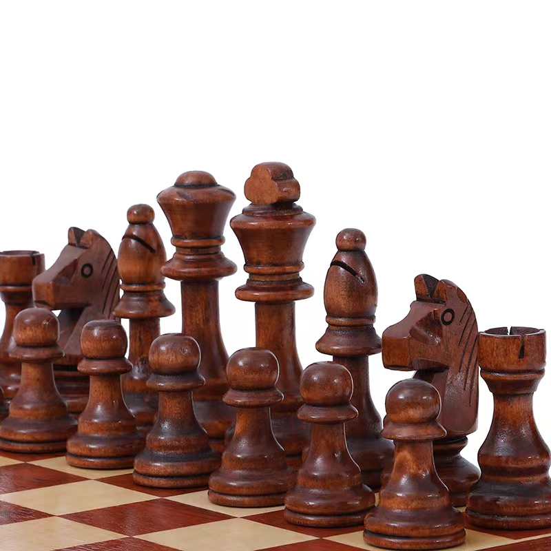 Magnetic Travel Chess - 32 Parça Ahşap Satranç Kral Yüksekliği